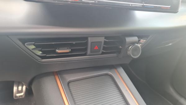 RS-Mount, fahrzeugspezifischer Handyhalter passend für Seat Cupra Born ab Baujahr 2021, Made in Germany